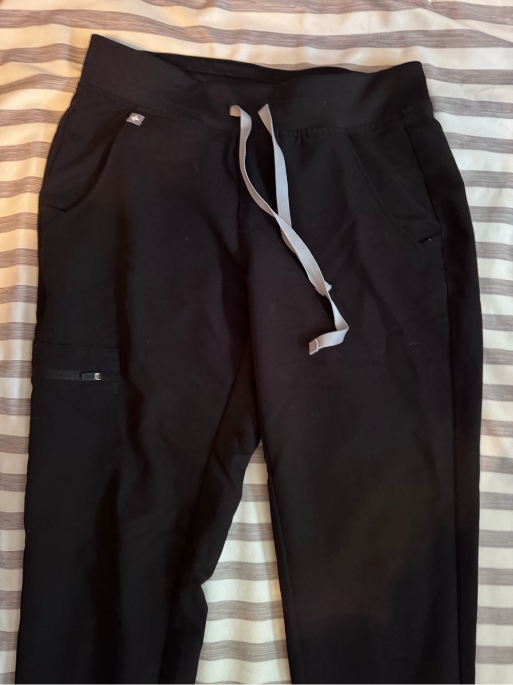 Figs Women's Black Drawstring Jogger Scrub pants